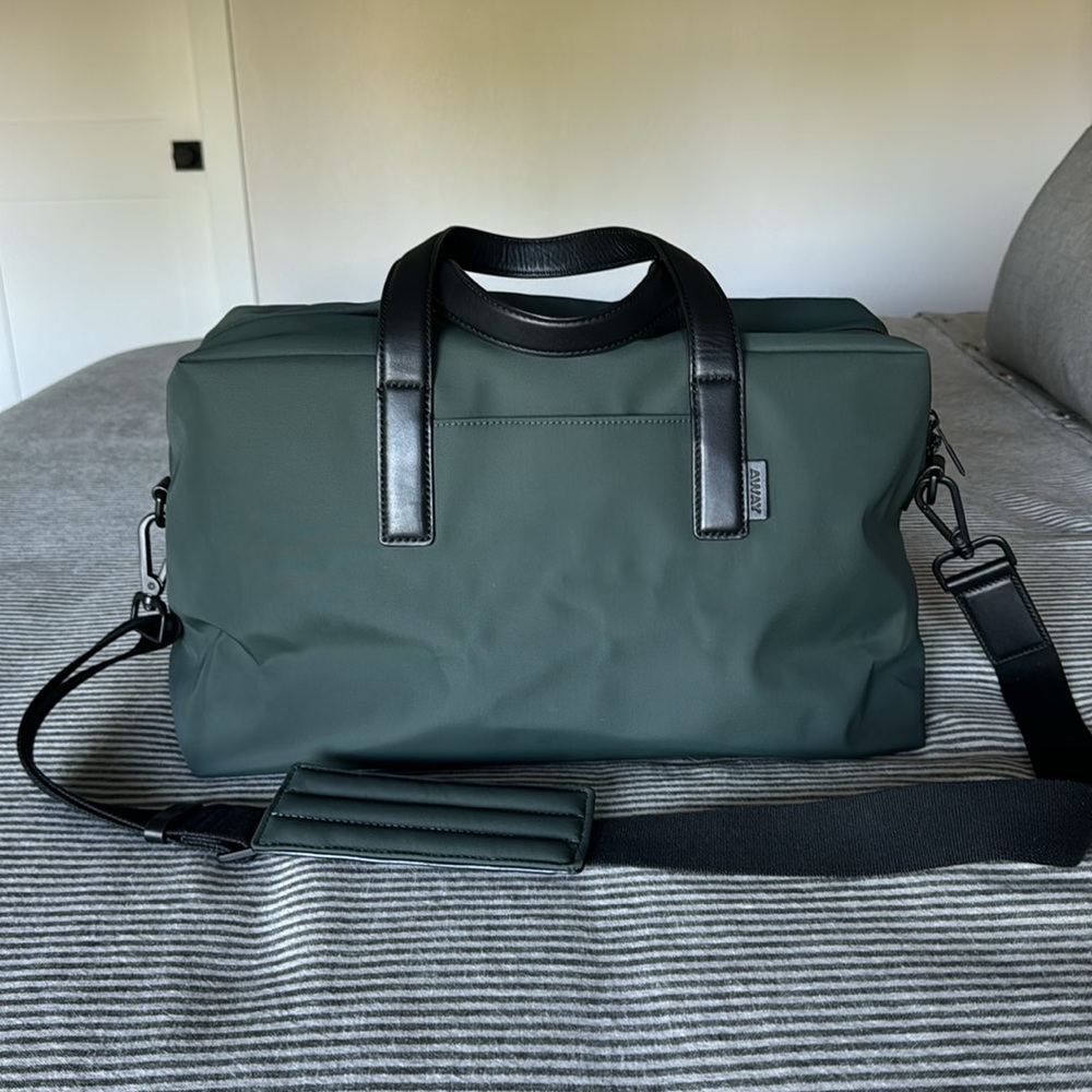 ‘Away’ Luggage Original Everywhere Bag in Hunter Green Nylon and Leather
